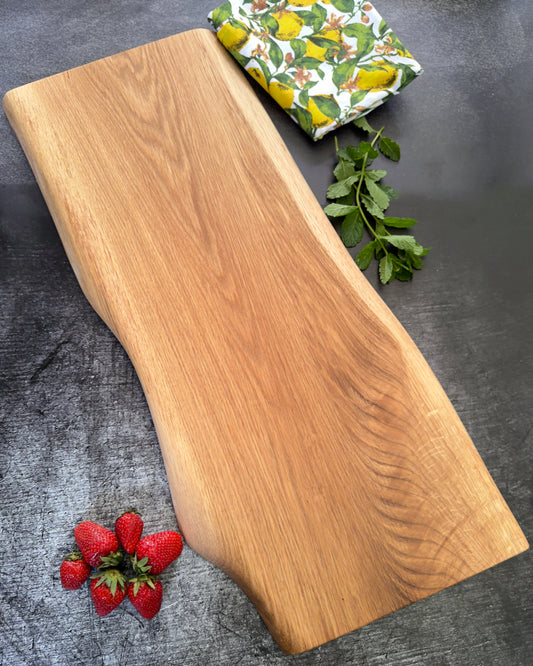 Eiche Landhausplanke 64x24-26x2,8cm aus massivem Vollholz mit geschwungener Form