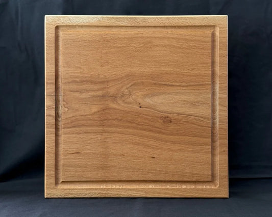 OAK SQUARE – quadratisches Eiche-Schneidebrett für Küche und BBQ | 45 × 45 × 5 cm
