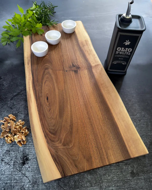 Nussbaum Naturform Schneidebrett 60x27cm aus massivem Vollholz mit geölter Oberfläche