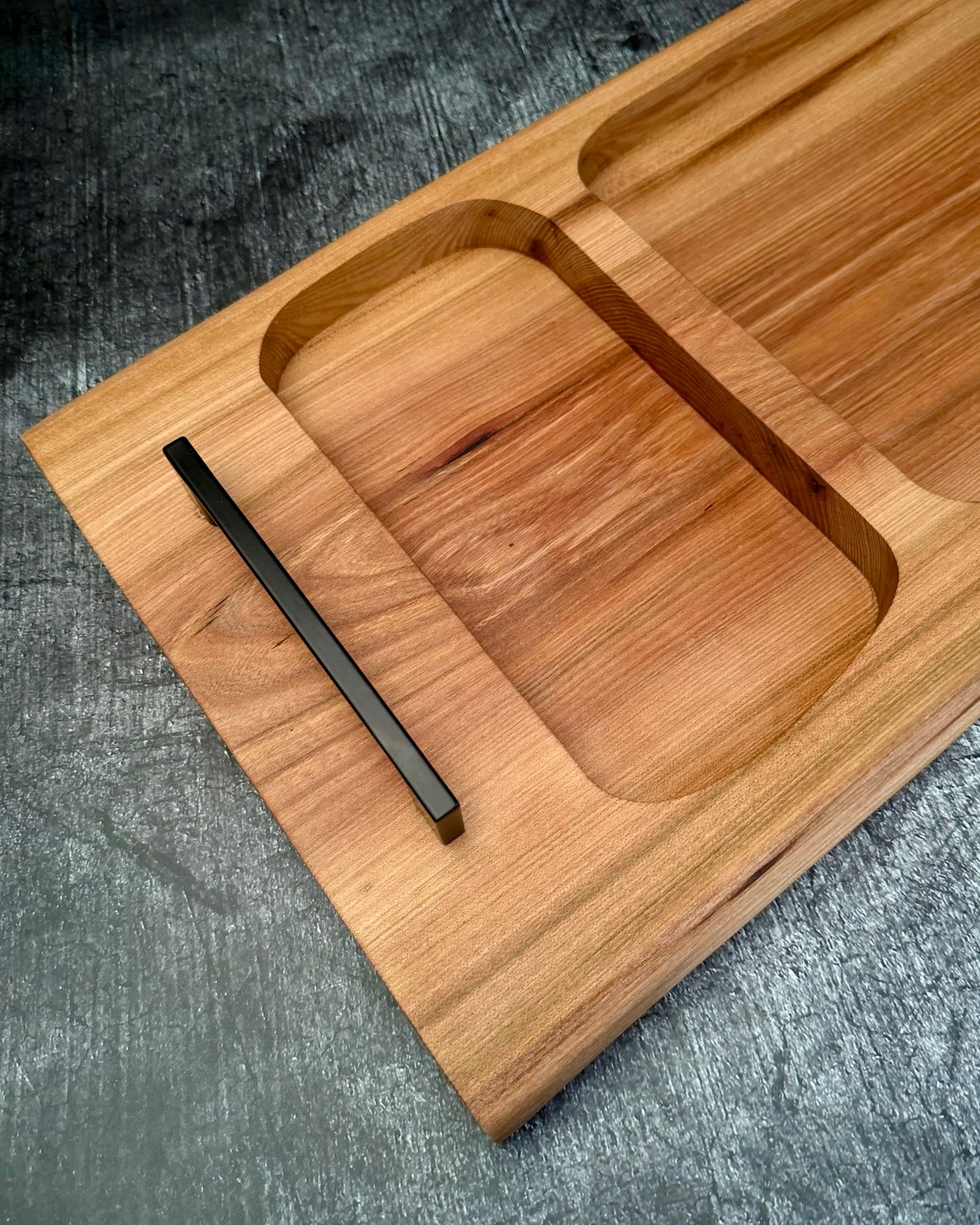 PITMASTER BOARD 80x30x4cm Ulme – schmales BBQ Servierbrett für Grillen, Anrichten & Gäste