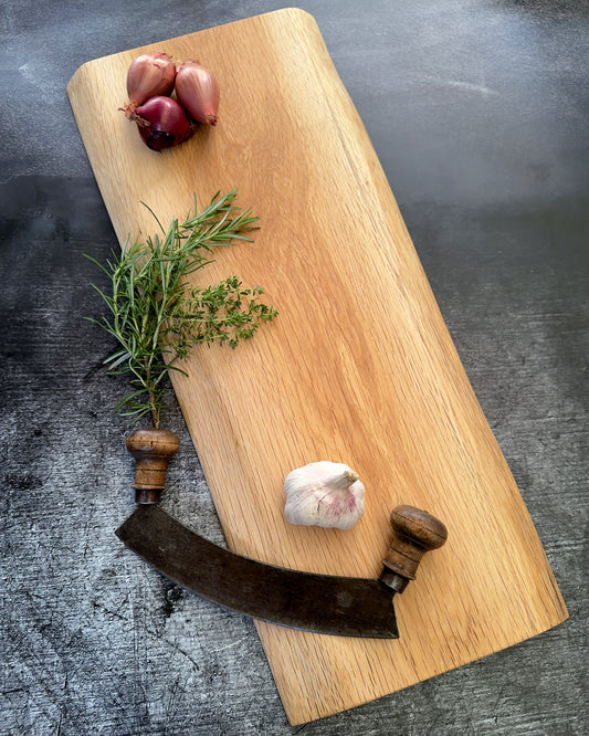 Langes Eiche Tischbrett aus massivem Vollholz für Antipasti und Food Präsentation