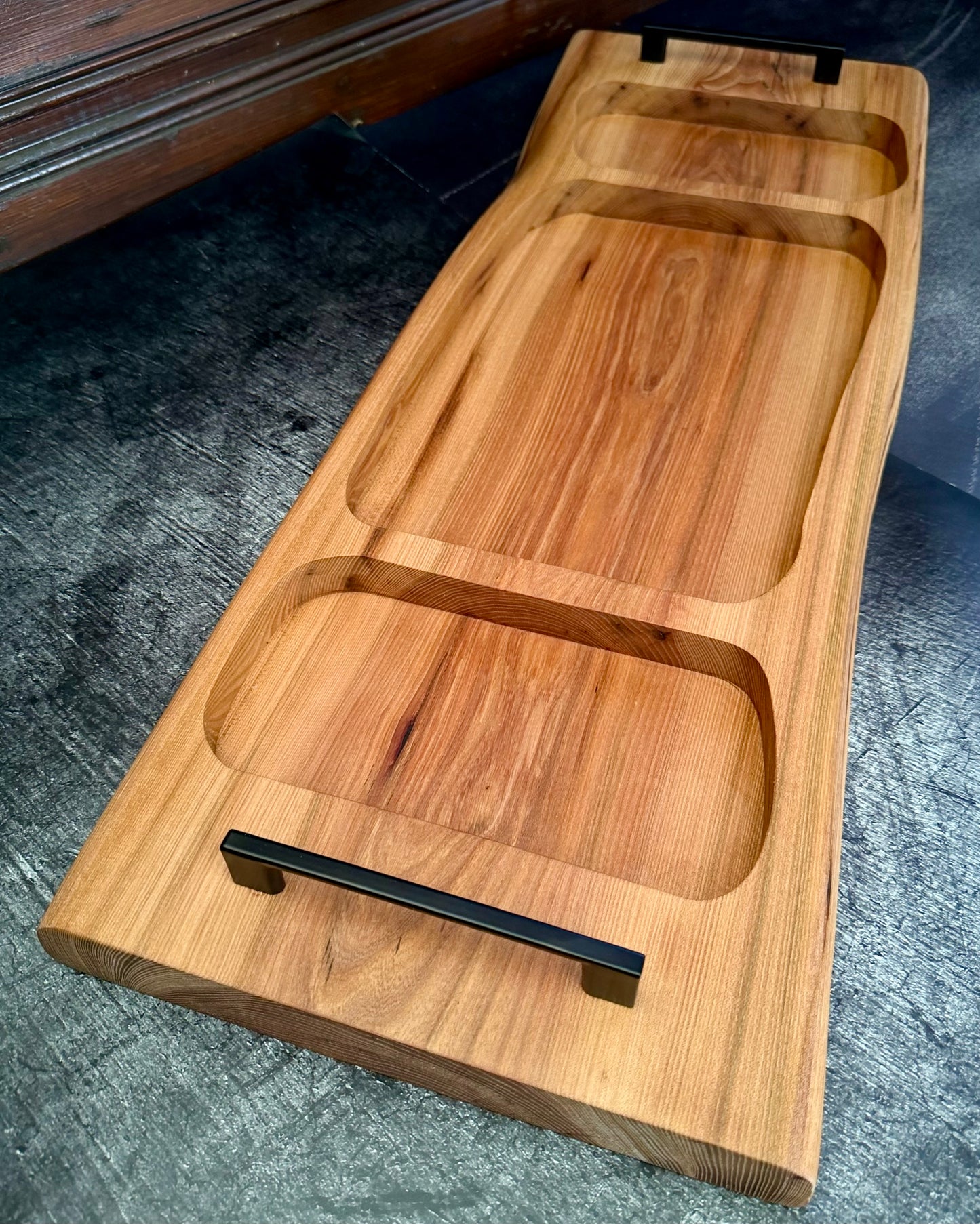 PITMASTER BOARD 80x30x4cm Ulme – schmales BBQ Servierbrett für Grillen, Anrichten & Gäste