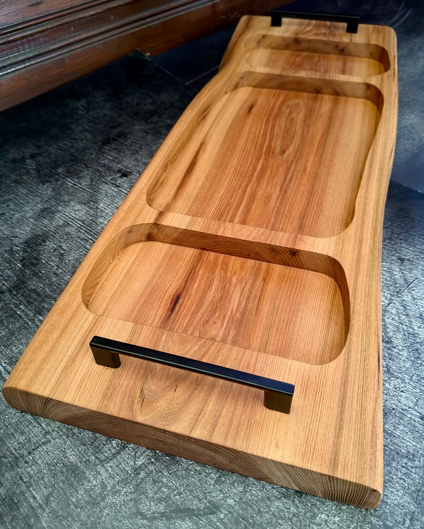 PITMASTER BOARD 80x30x4cm Ulme – schmales BBQ Servierbrett für Grillen, Anrichten & Gäste