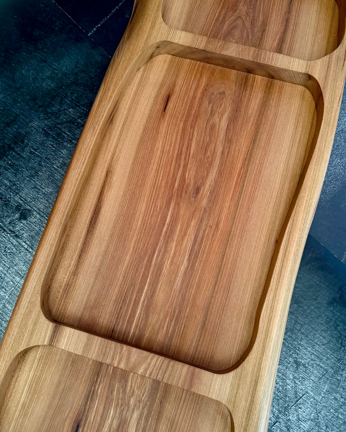 PITMASTER BOARD 80x30x4cm Ulme – schmales BBQ Servierbrett für Grillen, Anrichten & Gäste
