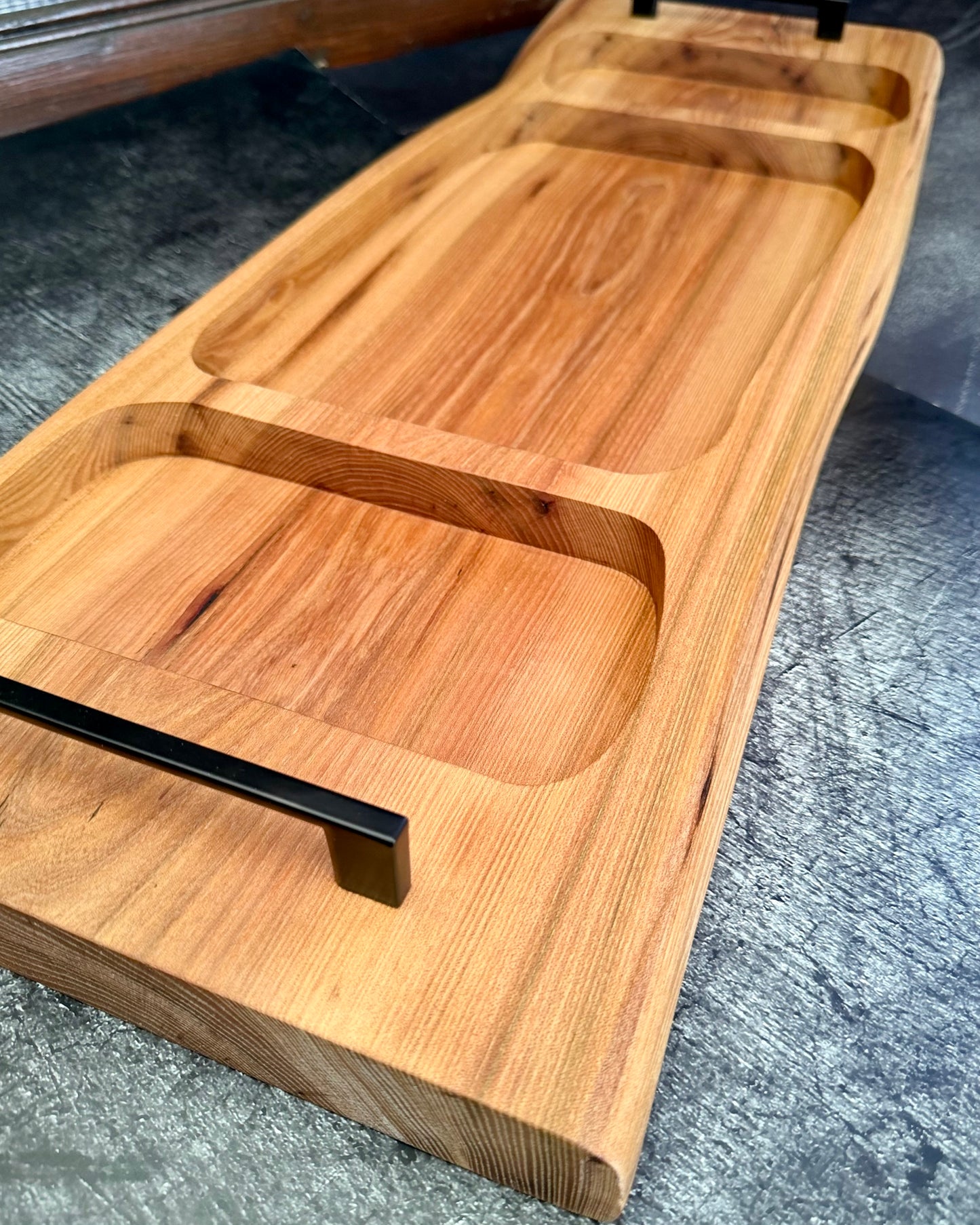 PITMASTER BOARD 80x30x4cm Ulme – schmales BBQ Servierbrett für Grillen, Anrichten & Gäste