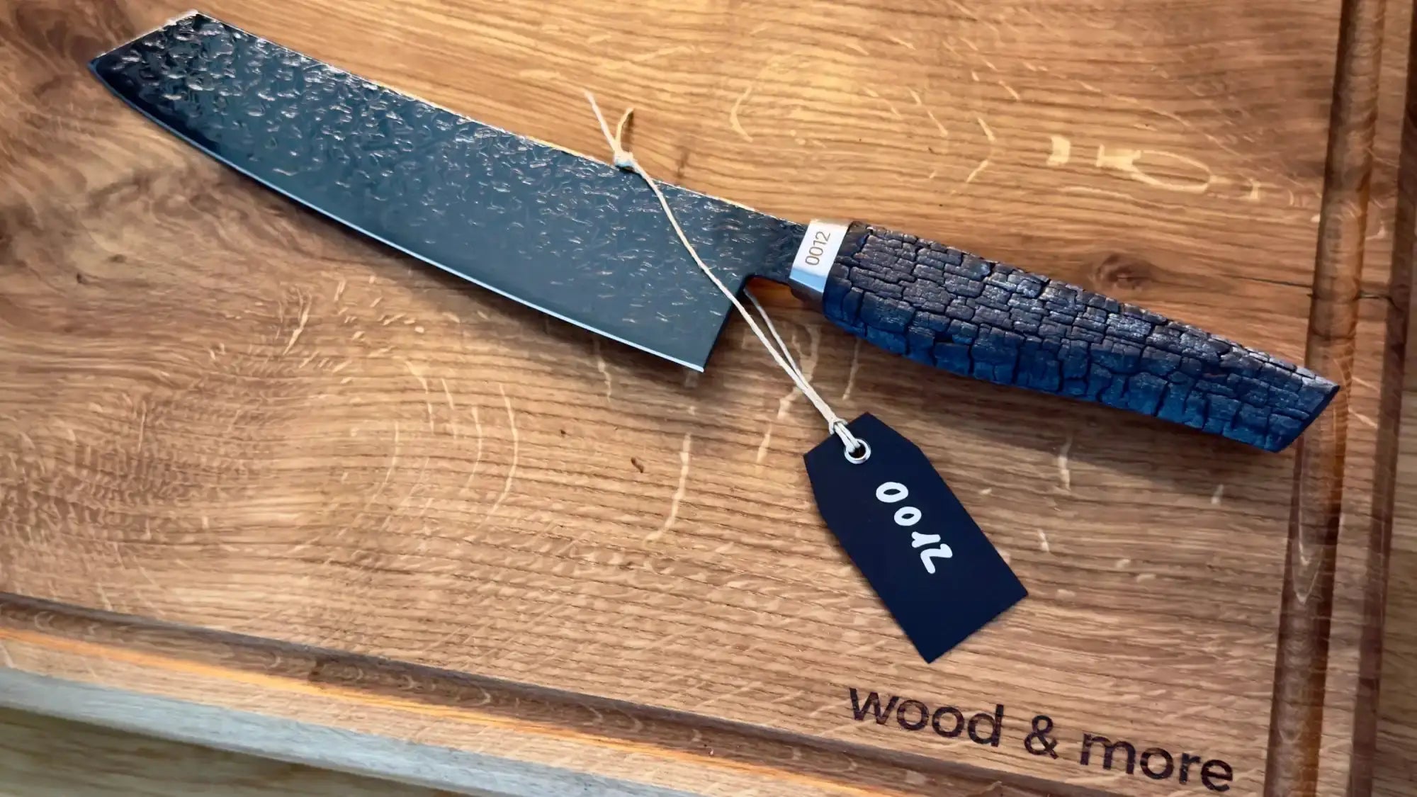 Damastmesser auf massivem Holzbrett – Advents-Angebote bei wood & more