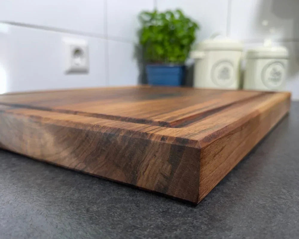 4 cm starke Seitenkante – Nussbaum Schneidebrett 50x40x4 cm CHEFBRETT L