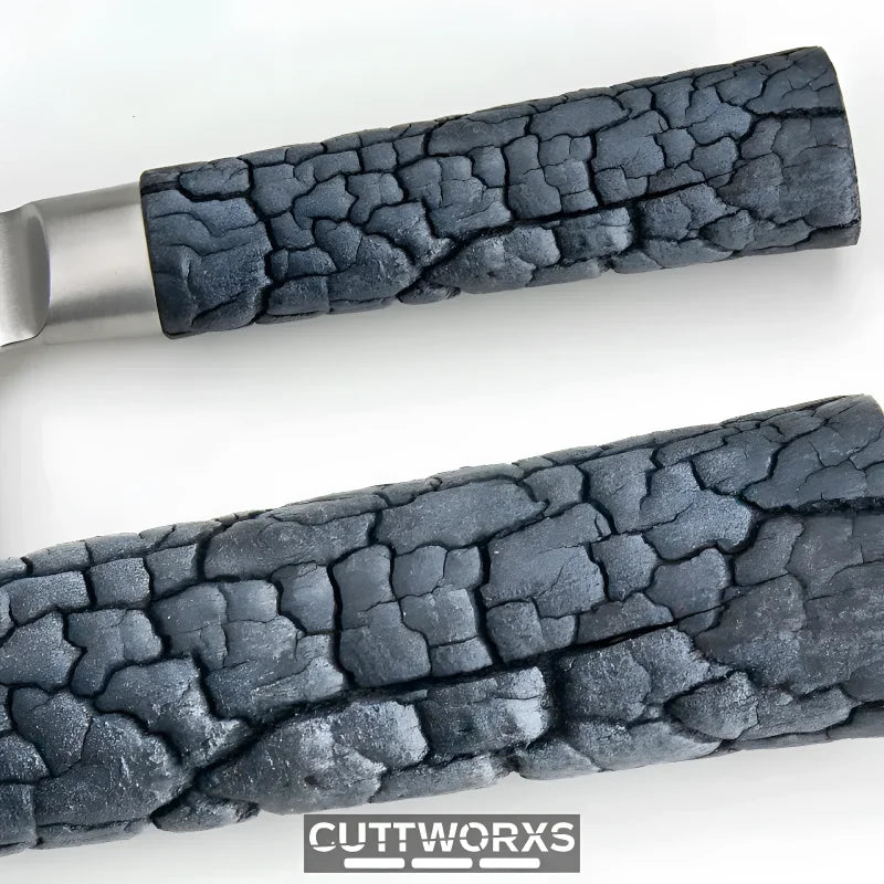 Patentierter FlameWOOD Griff des Filetiermessers – ergonomisch geformt, wasserresistent, einzigartig gemasert