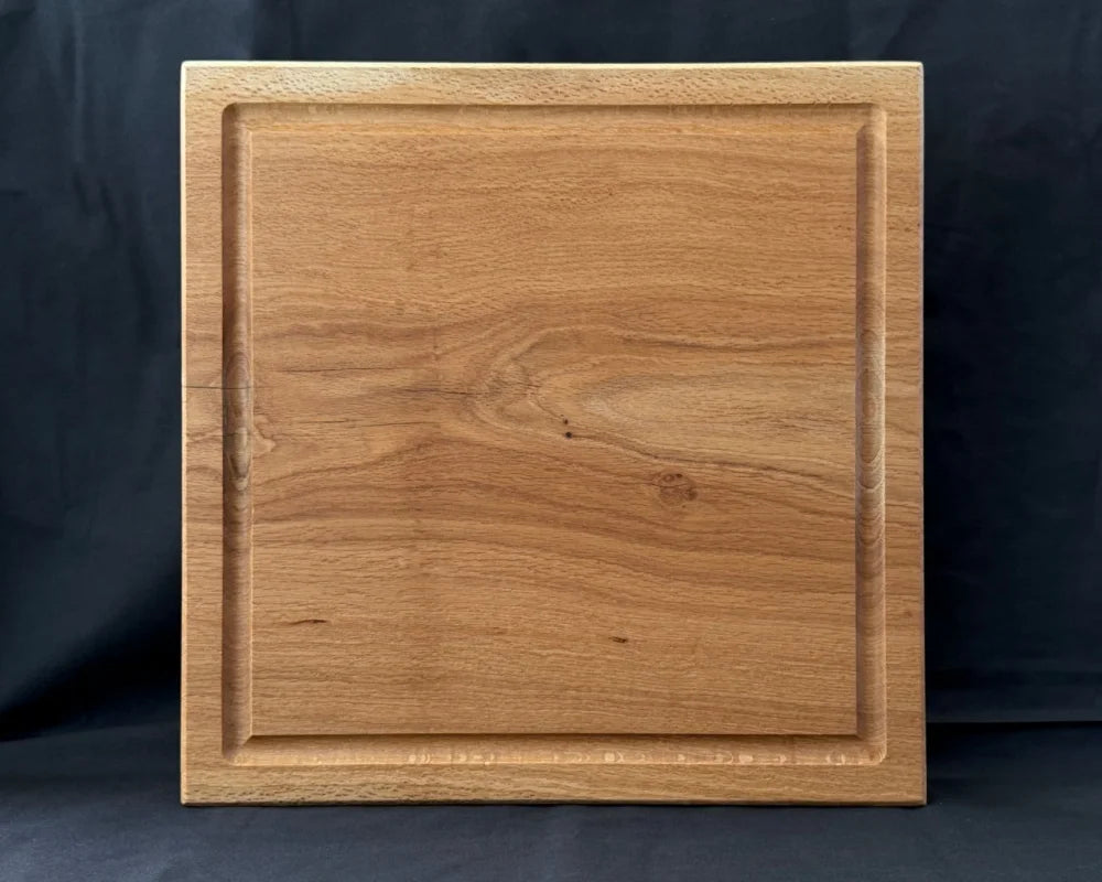 OAK SQUARE – quadratisches Eiche-Schneidebrett für Küche und BBQ | 45 × 45 × 5 cm