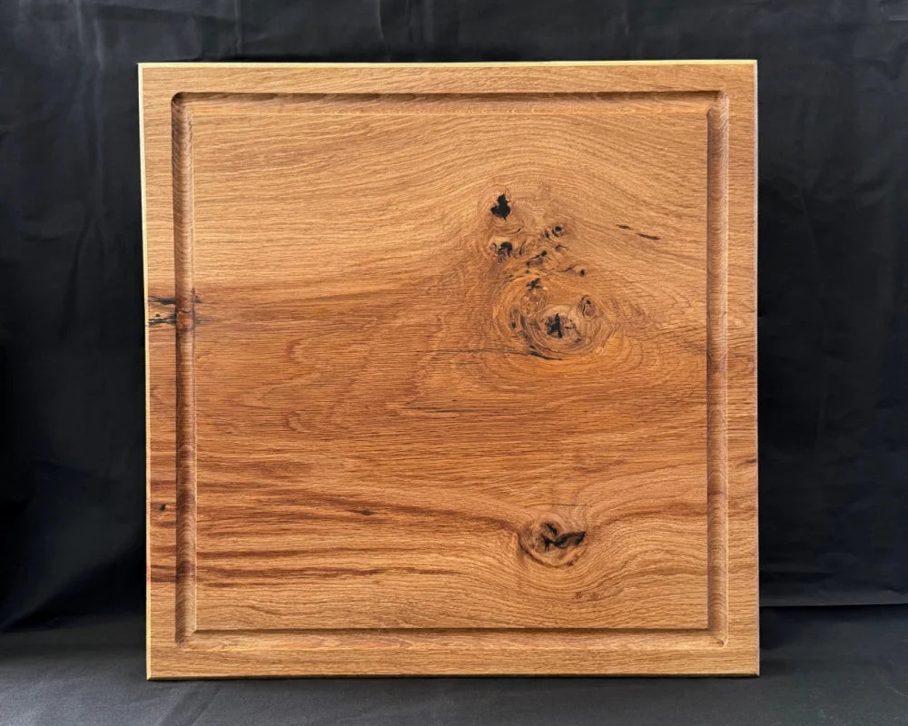 OAK SQUARE XL – großes Eiche-Schneidebrett mit lebendiger Maserung | 50 × 50 × 5 cm