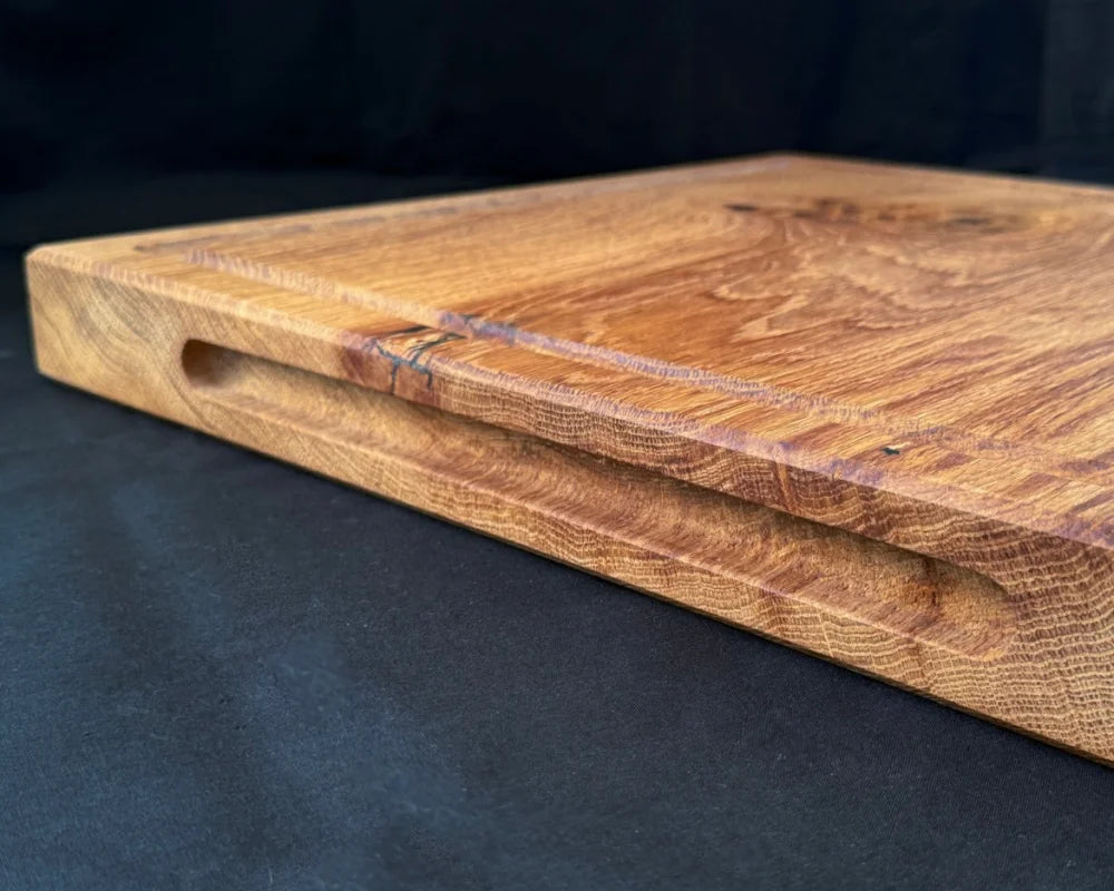 OAK SQUARE XL – großes Eiche-Schneidebrett mit lebendiger Maserung | 50 × 50 × 5 cm