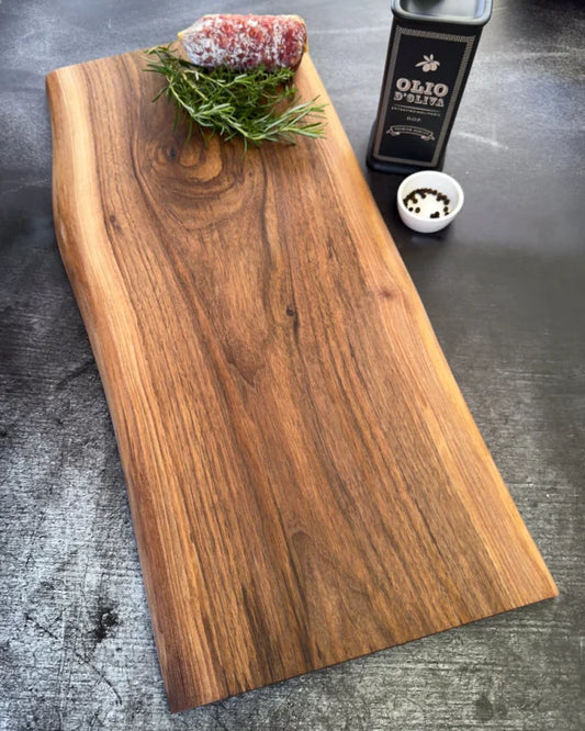 Nussbaum Genussbrett 65x29x3cm aus massivem Vollholz mit dunkler Maserung