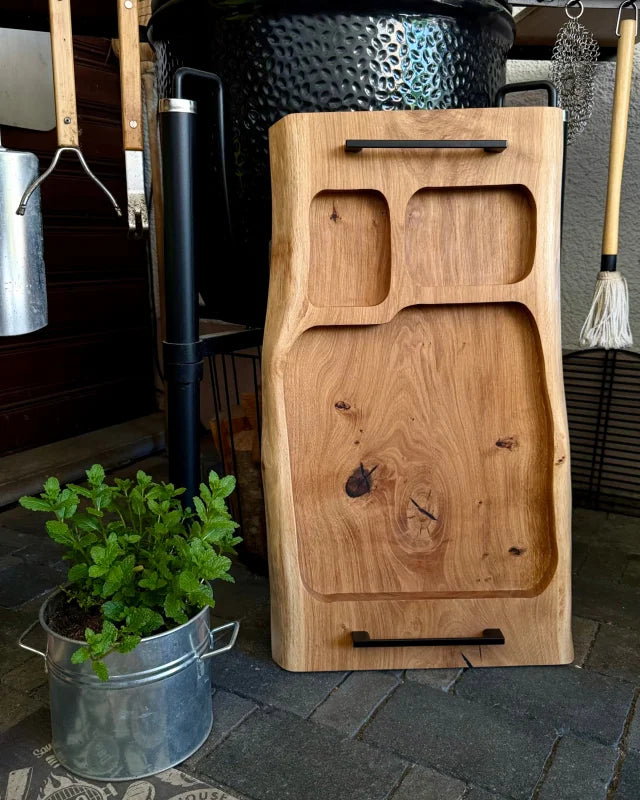 Pitmaster Board 70x40x4cm – BBQ Servierbrett aus Eiche mit 3 Servierzonen