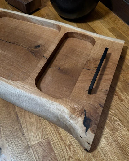 Pitmaster Board Centerpiece aus Eiche mit schwarzen Metallgriffen – BBQ Servierbrett für Tischmitte & Anrichten | 80x31x4 cm