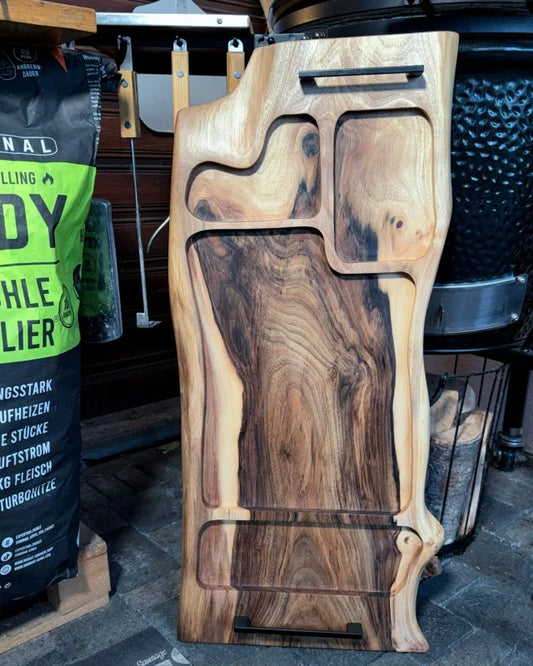 Pitmaster Board Gallery aus Nussbaum mit mehreren Zonen und Metallgriffen