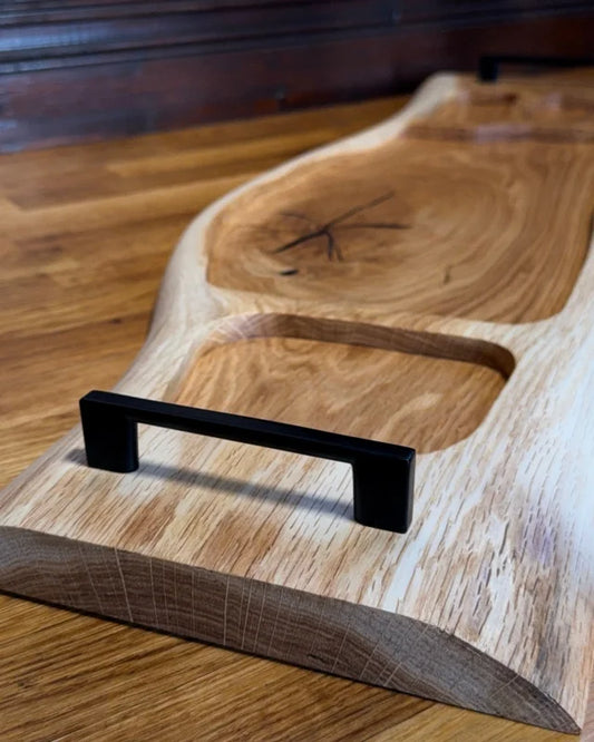 Pitmaster Board Quadra aus Eiche mit vier Aussparungen und Metallgriffen