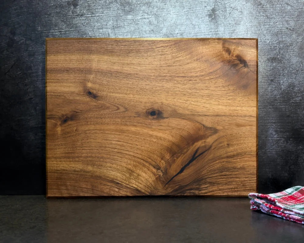 Schneidebrett Nussbaum 40x30x4 cm mit glatter Rückseite – CHEFBRETT S