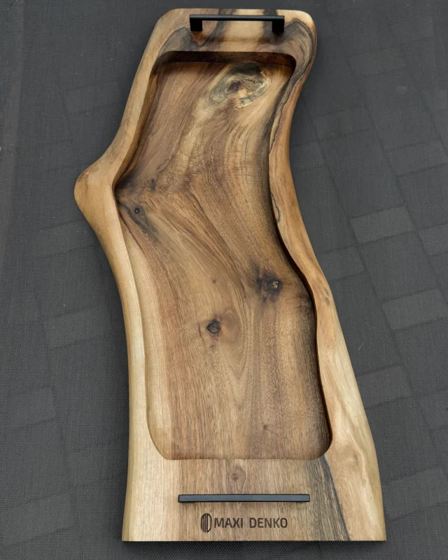 The Pitmaster Stage – Nussbaum-Board mit Charakter | 80 x 33 x 4cm