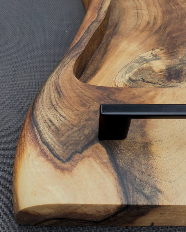 The Pitmaster Stage – Nussbaum-Board mit Charakter | 80 x 33 x 4cm