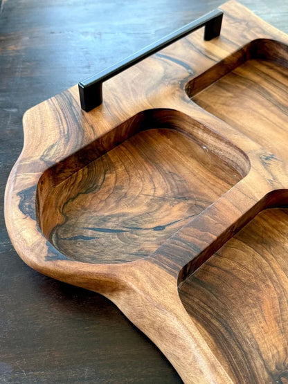 Holz Servierbrett Walnuss mit Griff, perfekt für BBQ und Küche im UNIKAT Design