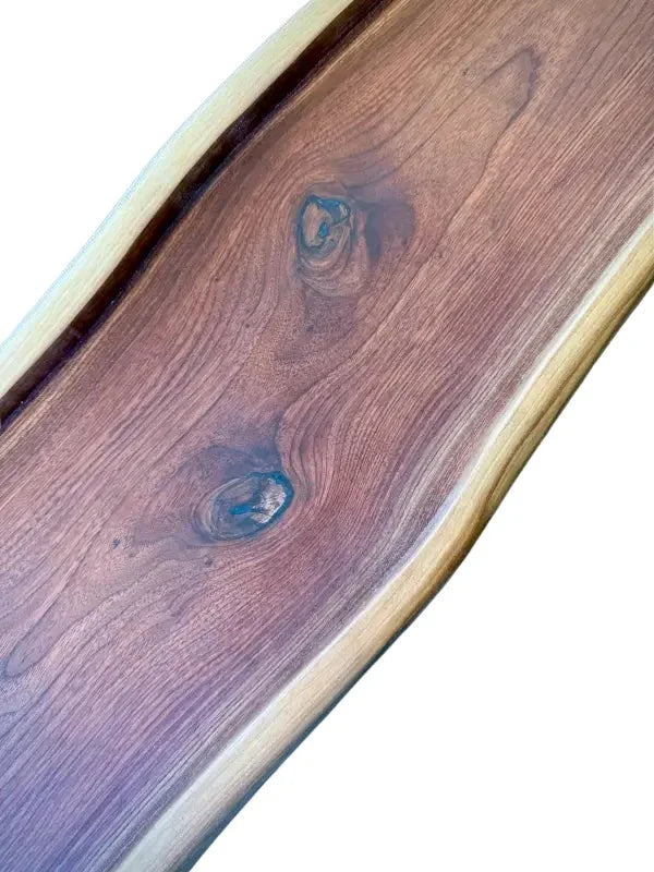 Holz Servierbrett XXL aus Nussbaum mit markanten Knoten im Holzbild