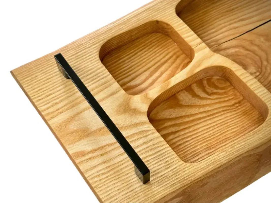 Holz Servierbrett UNIKAT mit zwei Fächern und Stiftablage aus massivem Eschenholz