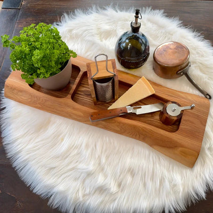 Live-edge Holzbrett für Fingerfood, ideal als Snackboard Ulmenholz
