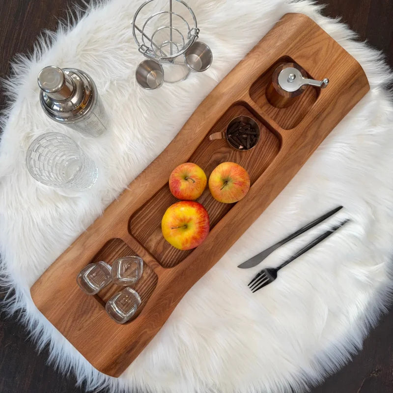 Holz servierbrett mit Fächern für Snacks, Käse und Drinks im UNIKAT-Design