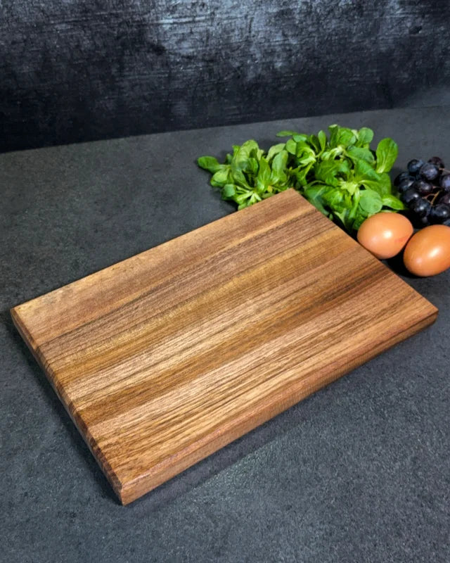 Chefbrettchen Nussbaum 30×20 cm – elegantes Frühstücksbrett aus Massivholz